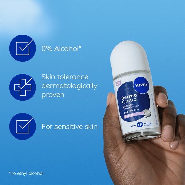 Nivea Derma Control Restore 50 ml roll-on deodorant i en hånd som viser 72 timers beskyttelse og 0 % alkohol