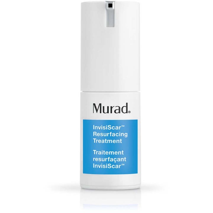 Murad InvisiScar Resurfacing Treatment 15 ml utjevnende behandling mot arr i en hvit pumpeflaske med blå detaljer