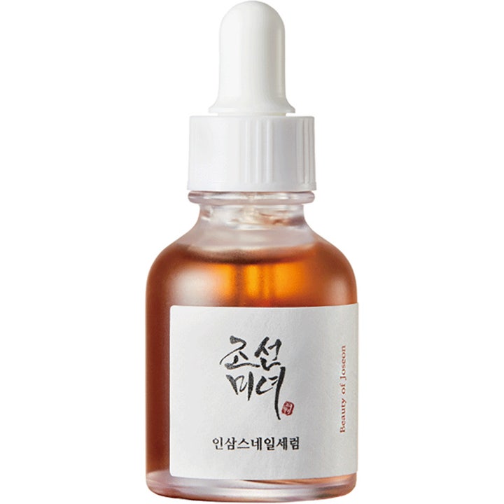 Beauty of Joseon Revive Serum 30 ml med ginseng og snegleslim i en glassflaske med ravfarget væske og hvit pipette.