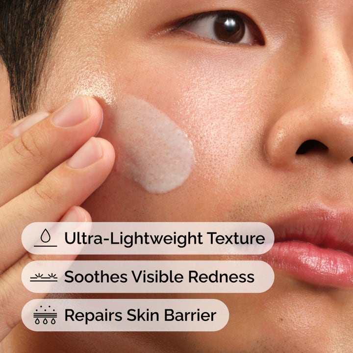 The Ordinary Rice Lipids + Ectoin Microemulsion 120 ml lett ansiktskrem påføres huden for å dempe synlig rødhet.