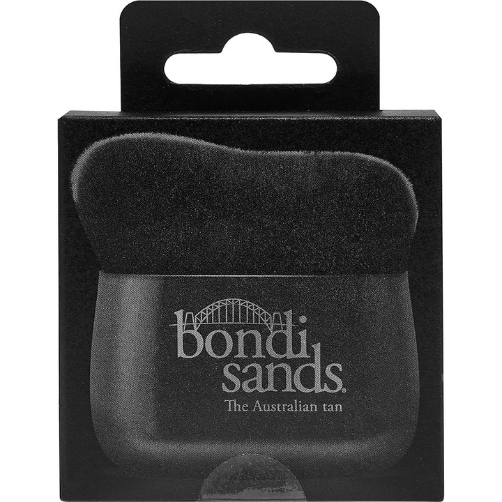 Bondi Sands GLO Body Brush 1 stk gir jevn selvbruning med en svart påføringsbørste i svart eske med logo.