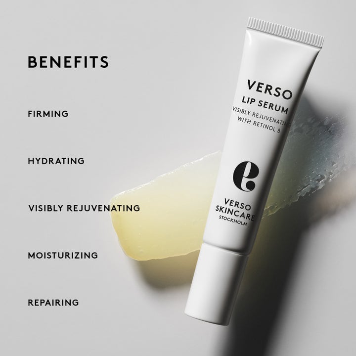 Verso N°9 Lip Serum 15 ml foryngende leppeserum med Retinol 8 hvit tube og lysegul tekstur som gir fuktighet og fasthet