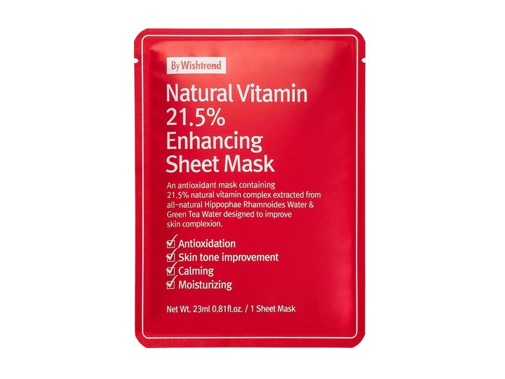 By Wishtrend Natural Vitamin 21.5% Enhancing Sheet Mask 23 ml glødgivende sheetmask som gir fukt i rød rektangulær pose