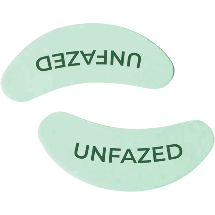 Unfazed Eye Patches 1 par forfriskende øyemasker bestående av to lysegrønne gelpatcher med mørkegrønn tekst.