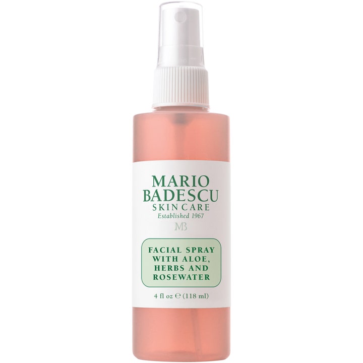 Mario Badescu Facial Spray with Aloe 118 ml fuktighetsgivende ansiktsspray i klar flaske med rosa væske og hvit pumpe
