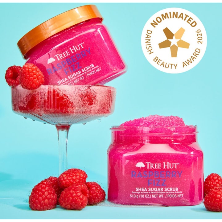 Tree Hut Raspberry Fizz Shea Sugar Scrub 510 g eksfolierende kroppsskrubb med rosa tekstur og friske bringebær