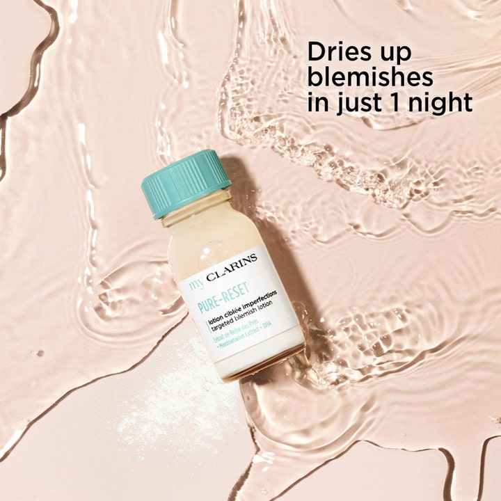 Clarins My Pure-Reset Targeted Blemish Lotion 13 ml mot kviser i glassflaske med vanntekstur