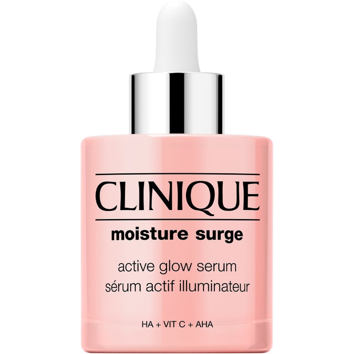 Clinique Moisture Surge Active Glow Serum gir glød med vitamin C i en lys rosa flaske med sølvdetaljer og hvit pipette.