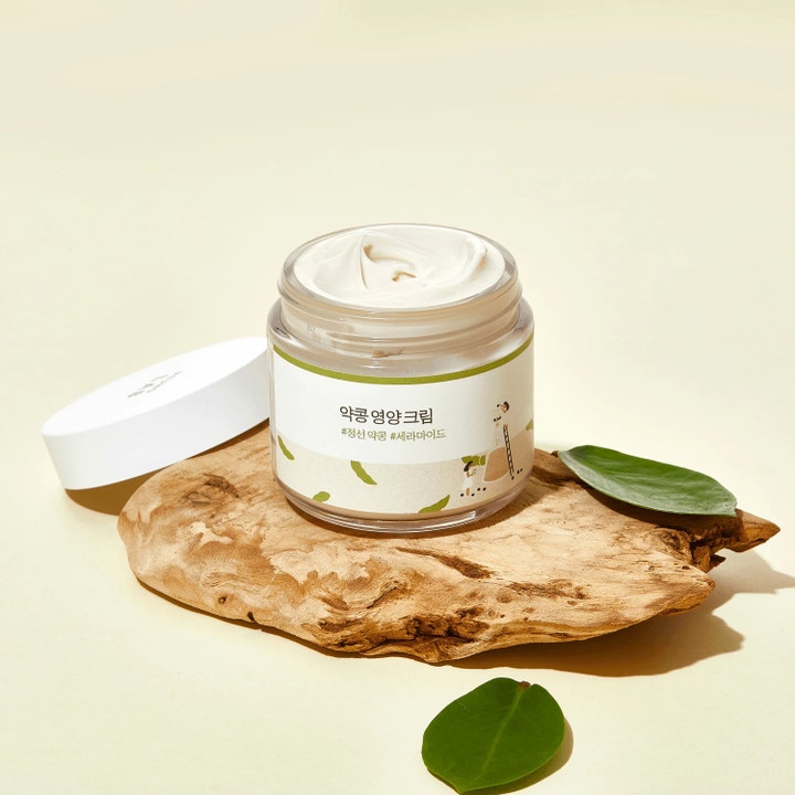 Round Lab Soybean Nourishing Cream 80 ml fuktighetskrem med fyldig tekstur i krukke på treelement