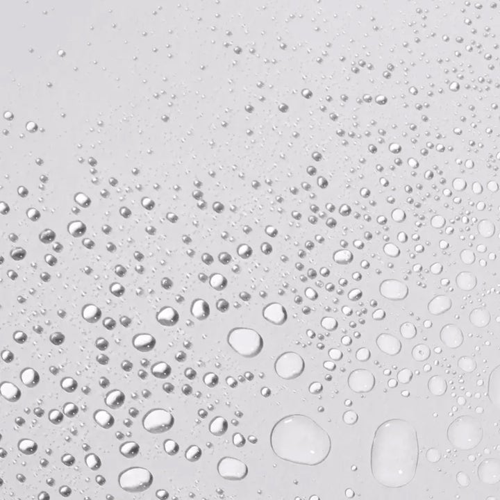 Dermalogica AGE smart Antioxidant Hydramist 150 ml face mist som gir fuktighet og sprayes i en fin tåke.