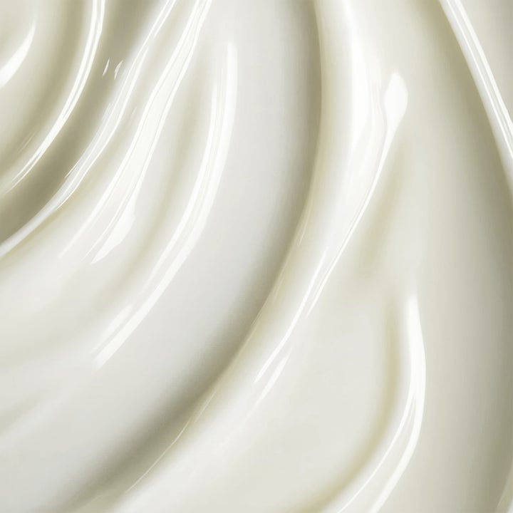 Lancaster Sun Perfect Illuminating Cream 50 ml solkrem for ansiktet viser en glatt hvit og glansfull tekstur