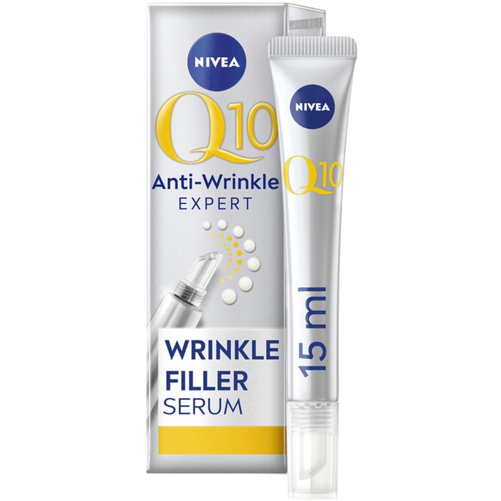 Nivea Q10 Anti-Wrinkle Expert 15 ml rynkeutfyllende serum i sølvfarget tube med presisjonsapplikator og hvit eske.