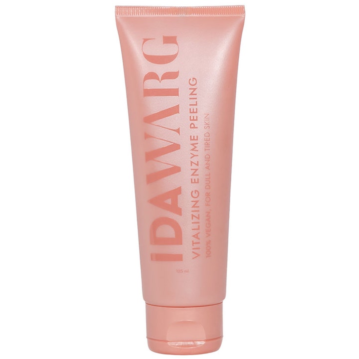 Ida Warg Vitalizing Enzyme Peeling 125 ml vitaliserende enzympeeling i en ferskenfarget tube som gir ny glød