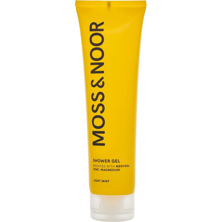 Moss & Noor Shower Gel Light Mint oppfriskende dusjsåpe i gul tube med kjølende mentol og hvit kork