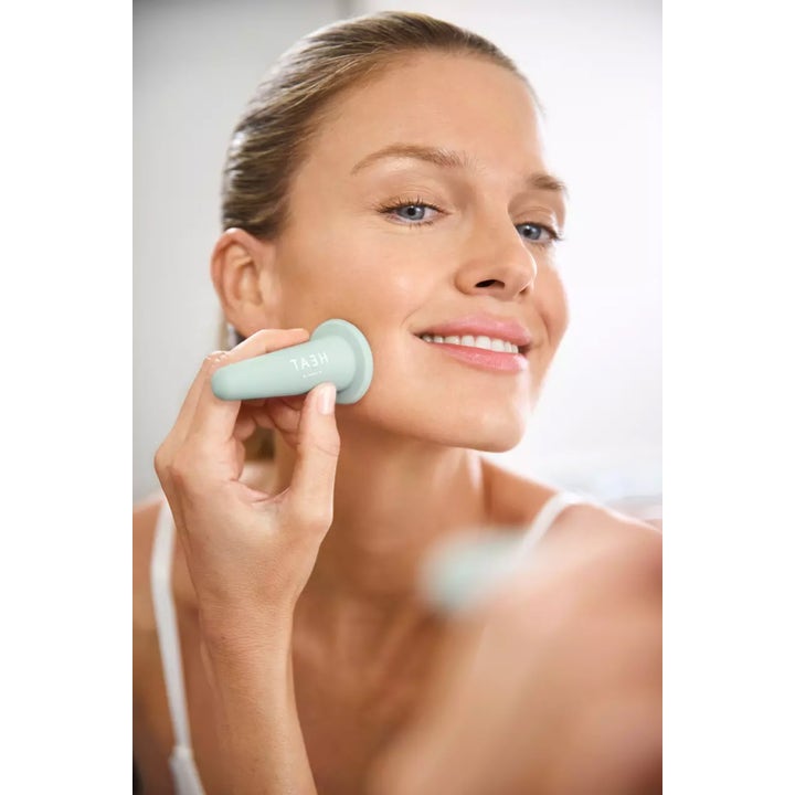 HEAT by Sophia Lie HEAT Facial Cupping Set 2 stk hudpleieverktøy som brukes på kinnet for glød