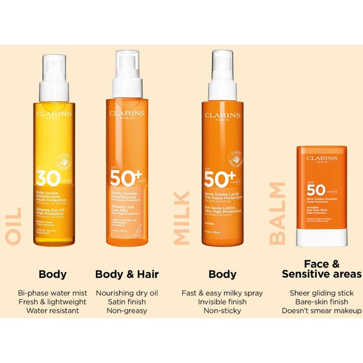 Clarins Glowing Sun Care Mist SPF50+ 150 ml solspray i oransje flaske som gir huden glød og beskyttelse.