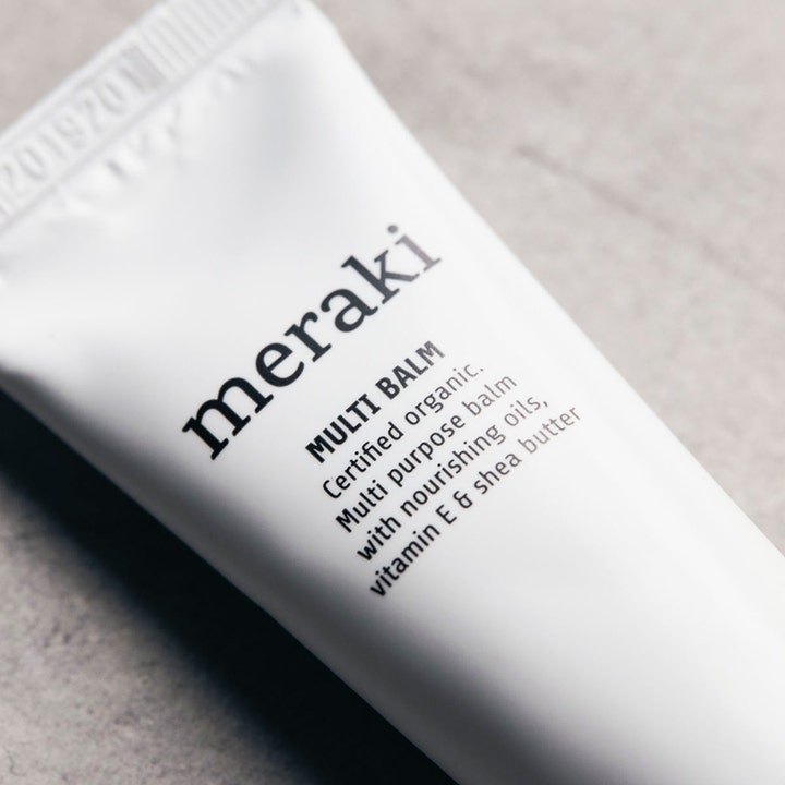 Meraki Multi balm 30 ml økologisk ansiktskrem i hvit tube med vitamin E og sheasmør som gir næring.