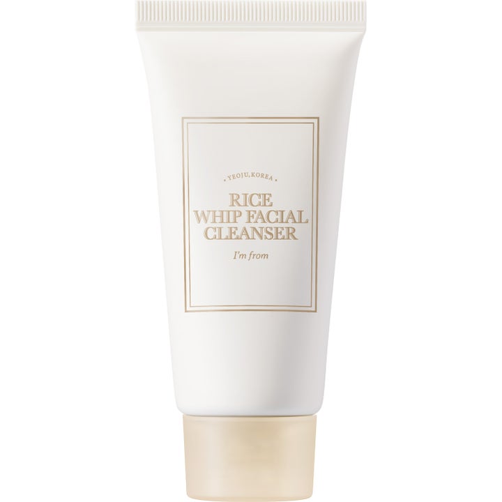I'm from Rice Whip Facial Cleanser 150 ml opplysende ansiktsrens i hvit tube med beige kork og gullfarget tekst