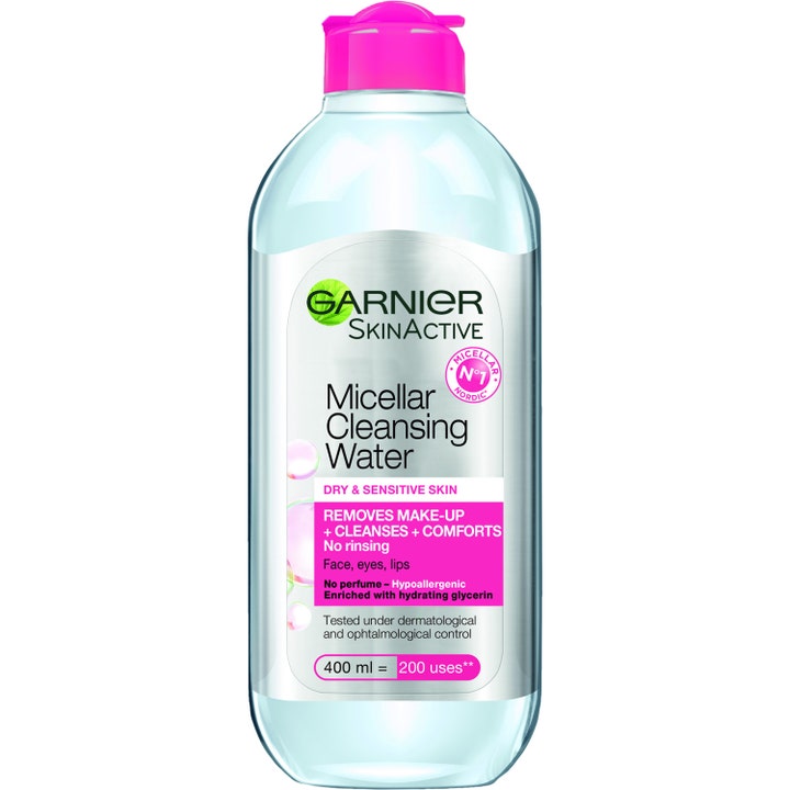 Garnier SkinActive Micellar Cleansing Water 400 ml beroliger tørr hud i en gjennomsiktig flaske med rosa kork
