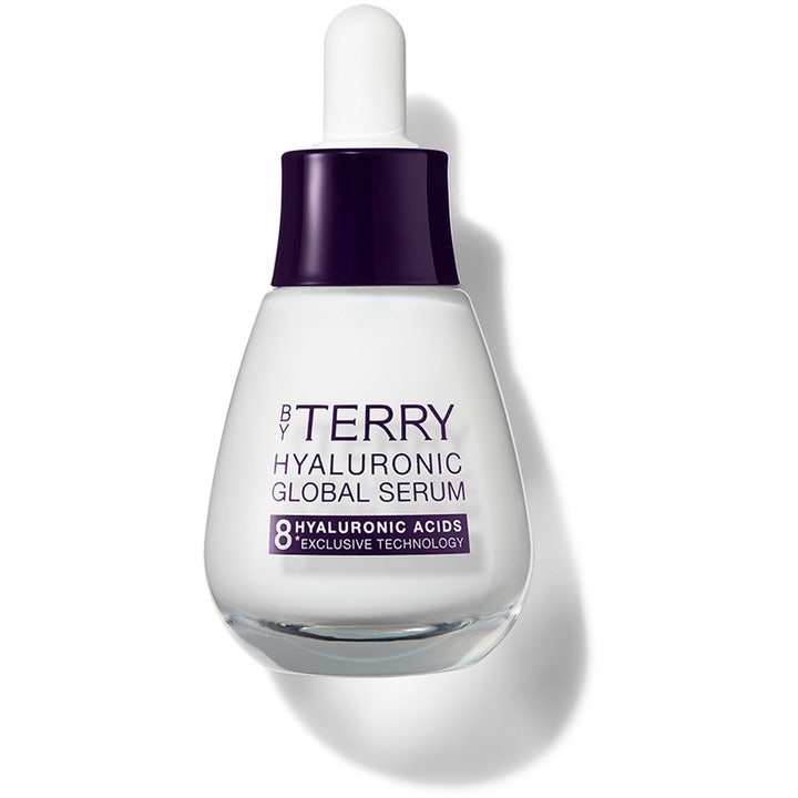 By Terry Hyaluronic Global Serum 30 ml fuktighetsgivende ansiktsserum i hvit glassflaske med mørkelilla kork.