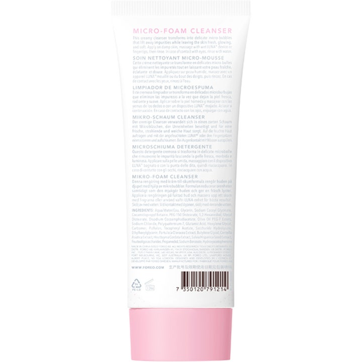 FOREO Luna Micro-Foam Cleanser 2.0 100 ml rengjøringsskum baksiden av hvit tube med rosa kork og ingrediensliste