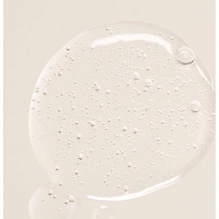 Babor Skinovage Moisturizing Eye Gel Cream 15 ml fuktighetsgivende øyekrem hvit tube på fyldig hvit geltekstur