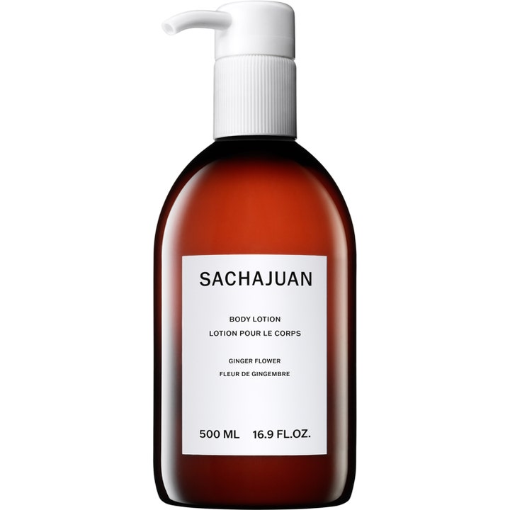 Sachajuan Body Lotion Ginger Flower 500 ml fuktighetskrem i brun flaske med hvit pumpe som gir pleie.