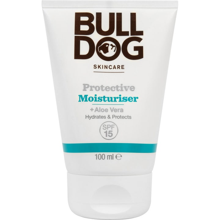 Bulldog Protective Moisturiser 100 ml beskyttende ansiktskrem med aloe vera og SPF 15 i hvit tube med blågrønne detaljer.