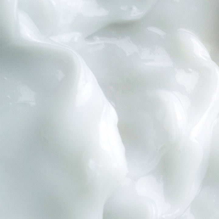 KORA Organics Milky Mushroom Ultra Hydrating Mask 100 ml fuktighetsgivende ansiktsmaske med glatt hvit tekstur