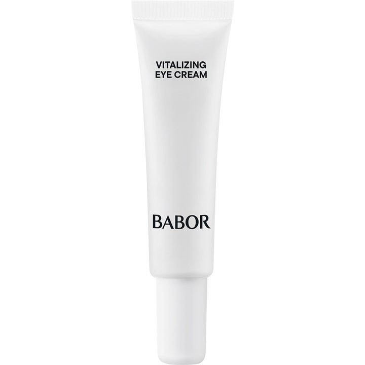 Babor Vitalizing Eye Cream vitaliserende øyekrem i en hvit tube med svart skrift som gir huden ny energi.