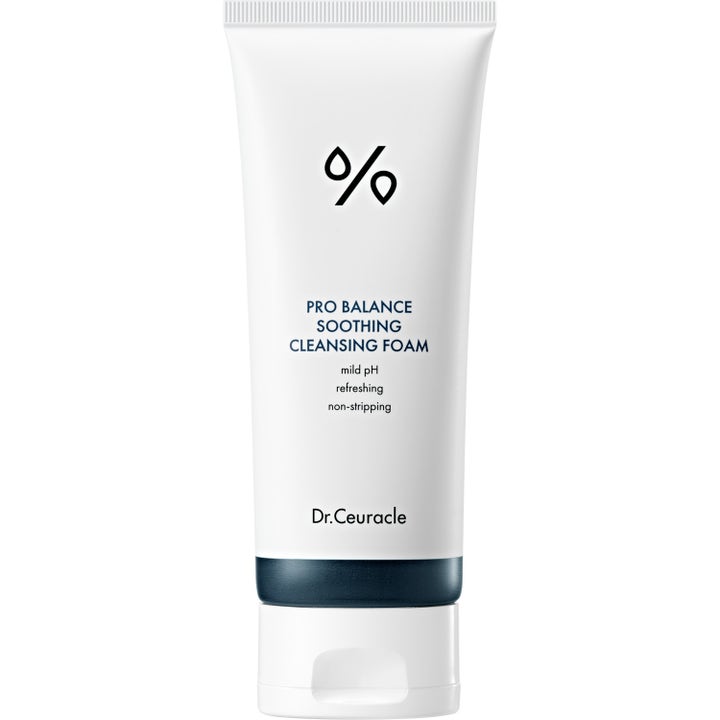 Dr. Ceuracle Pro Balance Soothing Cleansing Foam 150 ml beroligende ansiktsrens i hvit tube med mørkeblå detaljer