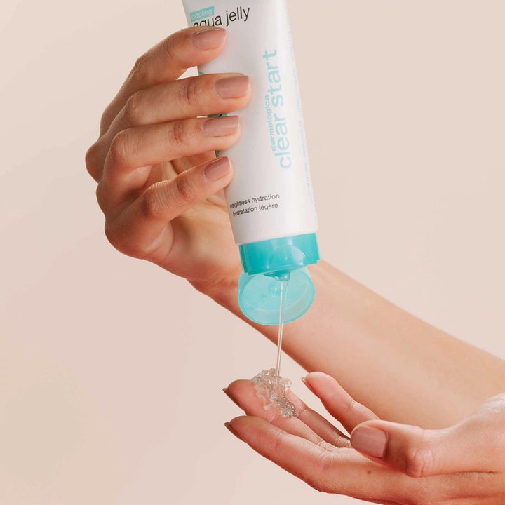 Dermalogica Cooling Aqua Jelly Clear Start 59 ml fuktighetsgel gir lett fuktighet med klar gelé fra hvit tube.