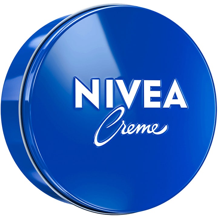 Nivea Creme 250 ml fuktighetskrem som gir myk hud i ikonisk blå rund metallboks med hvit skrift