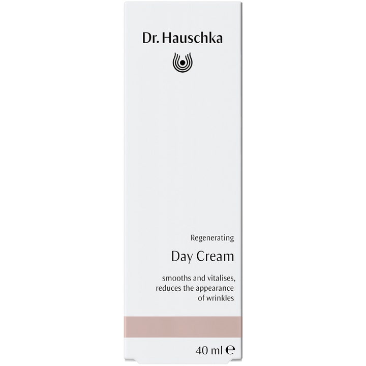 Dr. Hauschka Regenerating Day Cream 40 ml glattende dagkrem i hvit eske som reduserer synlige rynker.