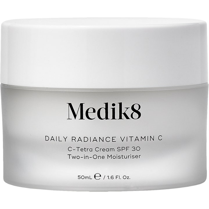Medik8 Daily Radiance Vitamin C 50ml dagkrem med SPF 30 som gir glød i en frostet glasskrukke med hvitt lokk