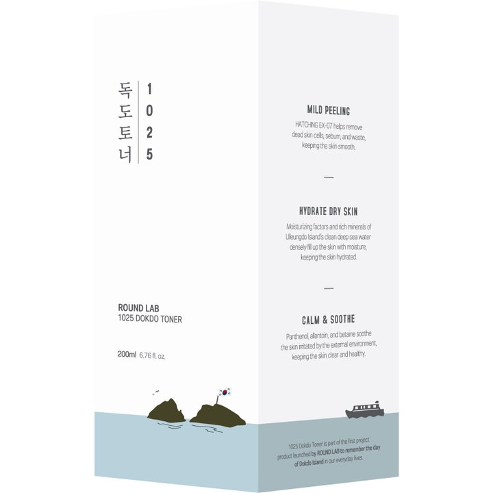 Round Lab 1025 Dokdo Toner 200 ml fuktighetsgivende toner i hvit eske med tekstene Mild Peeling og Calm & Soothe