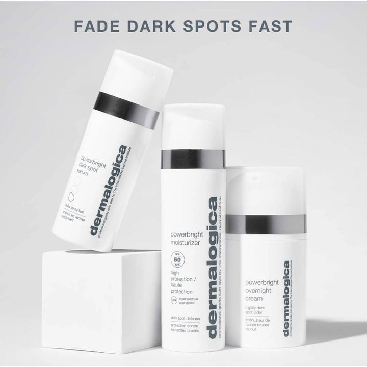 Dermalogica Powerbright Overnight Cream Duo med niacinamid mot pigmentflekker i hvite flasker på hvit sokkel.