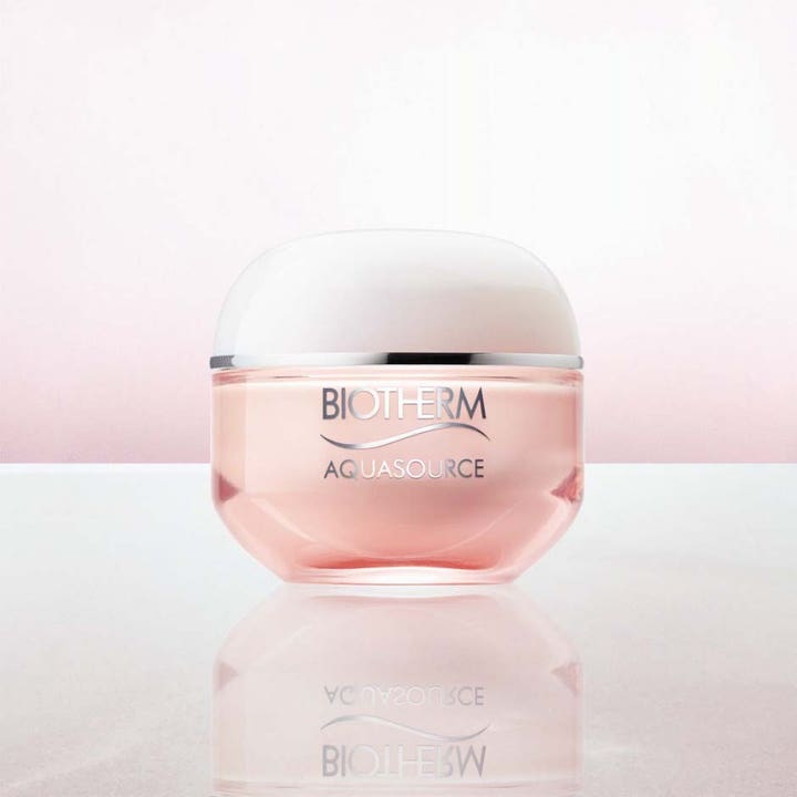 Biotherm Aquasource Cica Nutri 30 ml fuktighetsgivende dagkrem i en lys rosa glasskrukke med hvitt lokk