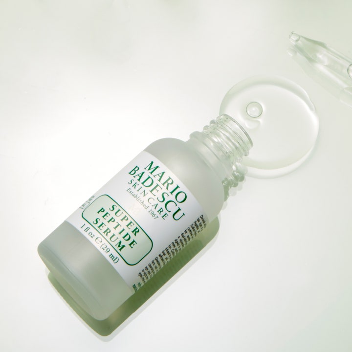 Mario Badescu Super Peptide Serum 29 ml ansiktsserum i frostet glassflaske med synlig klar tekstur og pipette