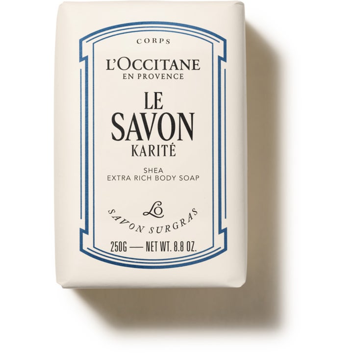L'Occitane Shea Extra Rich Body Soap 250g pleiende såpestykke i hvit papiremballasje med blå ramme