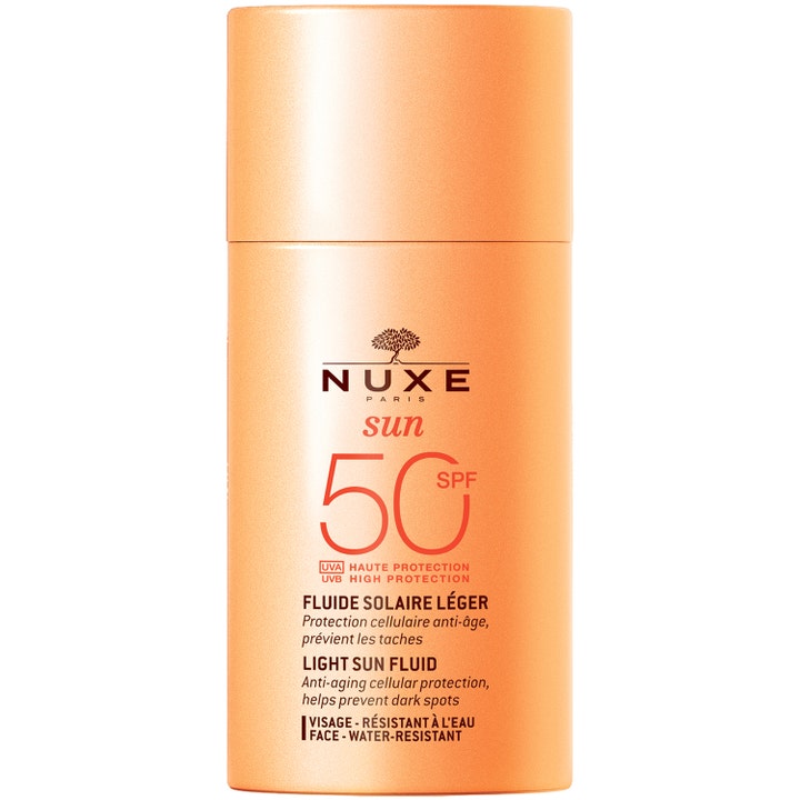 Nuxe Sun Light Sun Fluid SPF 50 solkrem for ansikt som forebygger aldringstegn i en oransje sylindrisk flaske