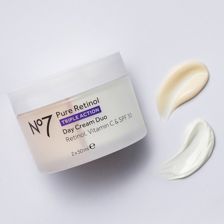 No7 Pure Retinol Triple Action Day Cream Duo 2x50ml dagkrem med SPF 30 og to kremete teksturer