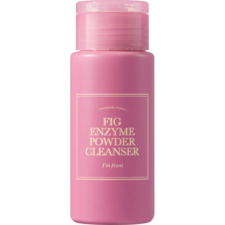 I'm from Fig Enzyme Powder Cleanser 60g eksfolierende ansiktsrens i en matt rosa flaske med rosa flipplokk