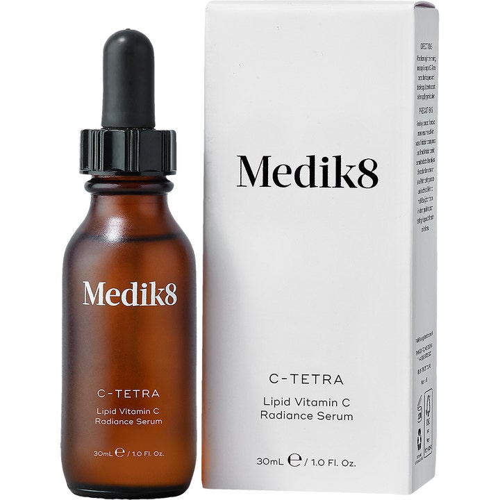 Medik8 C-Tetra Serum 30 ml vitamin C-serum for glød i mørk glassflaske med pipette og hvit eske