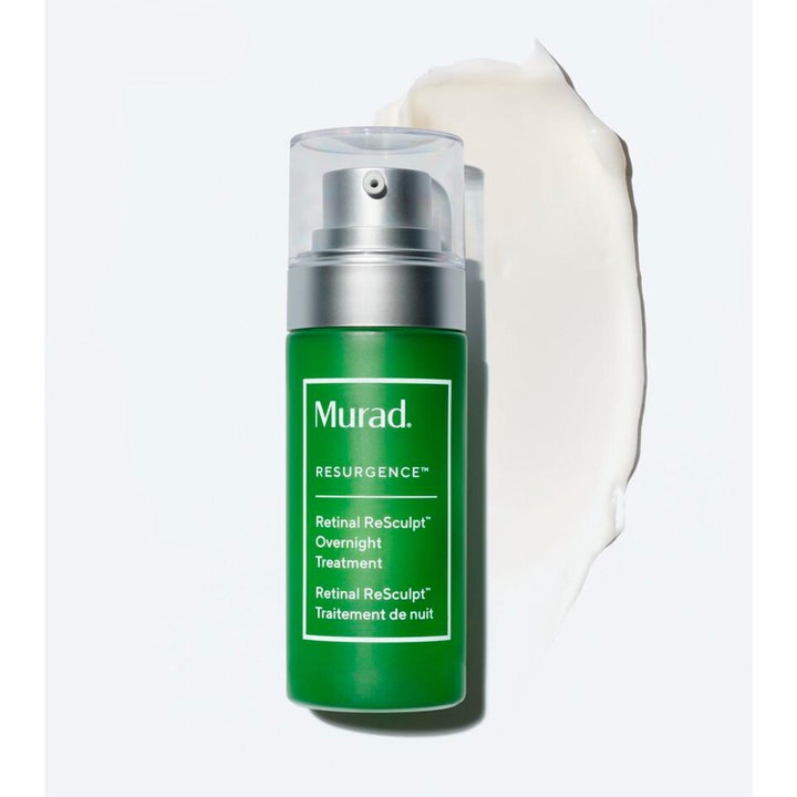 Murad Retinal ReSculpt Treatment 30 ml serum i grønn pumpeflaske med hvit kremet tekstur i bakgrunnen