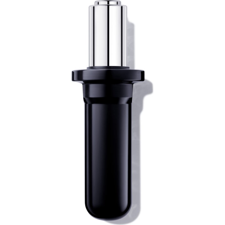 Chanel Rouge Coco Bloom fuktighetsgivende leppestift som gir glans i en svart hylse med sølvdetaljer.