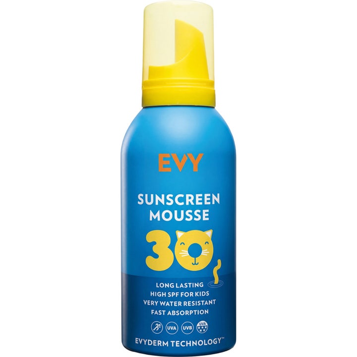 EVY Technology Sunscreen Mousse SPF 30 Kids gir vannresistent solbeskyttelse i blå sprayboks med gul kork og bjørnemotiv