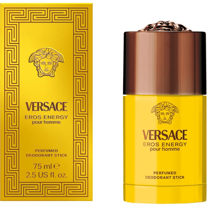 Versace Eros Energy Deo Stick 75 ml gir friskhet i gul emballasje med bronsefarget lokk og gresk mønster.