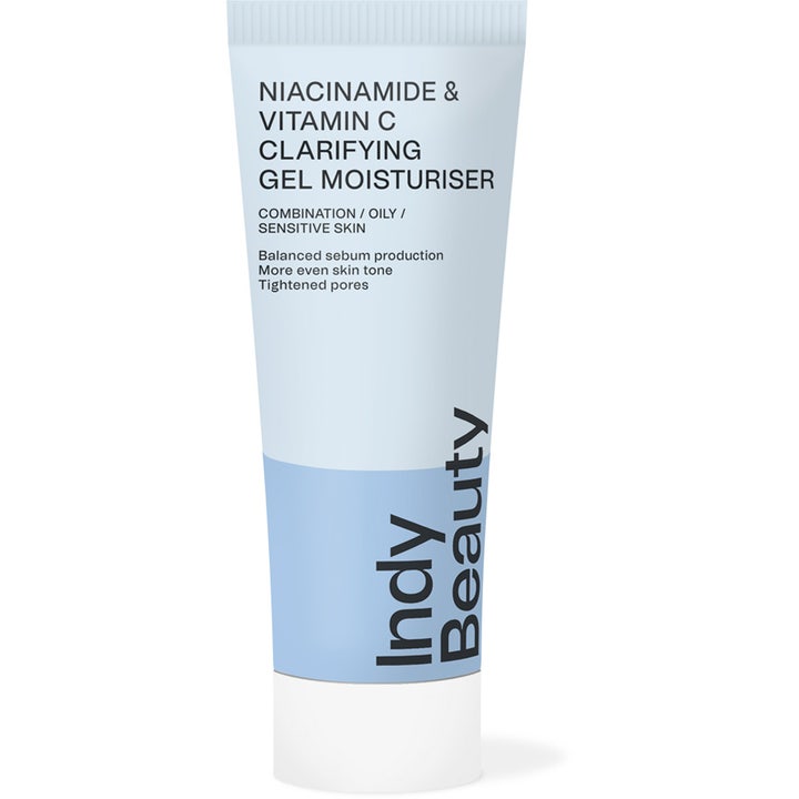 Indy Beauty Niacinamide & Vitamin C Clarifying Gel Moisturiser 50 ml i lyseblå og hvit tube som gir jevnere hudtone.