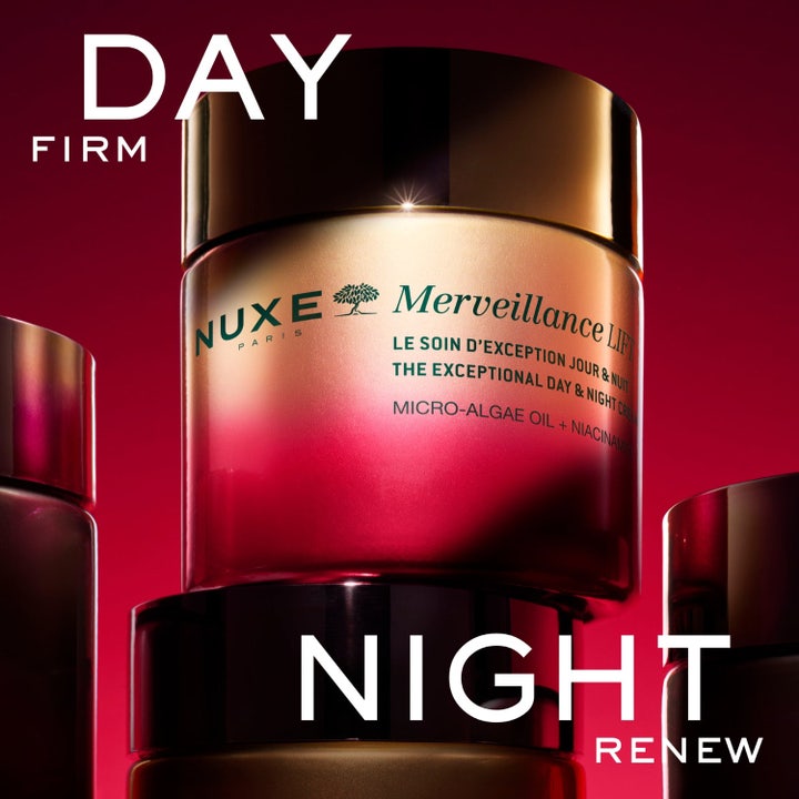 Nuxe Merveillance Lift Exceptional Cream 75 ml oppstrammende dagkrem i rød krukke holdt av smilende kvinne